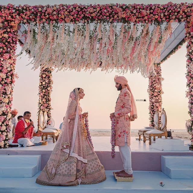 Background ef9dbdeb-ae70-4f8f-ab71-5b7278fd7601